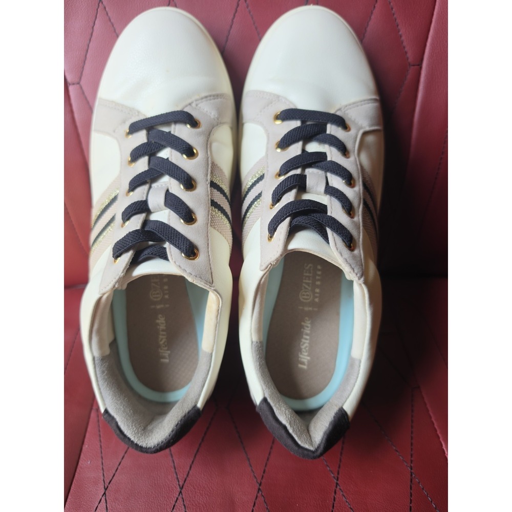 Bzees Women's Tennis Shoe Comfort Padded Size 8.5M